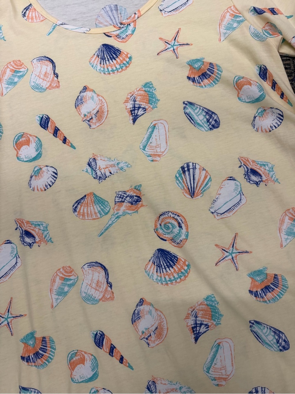 NWT LuLaRoe Perfect T Yellow Seashell Starfish Tee Sz M - Picture 4 of 4